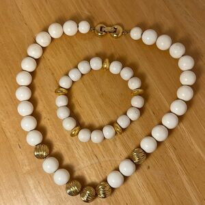 Vintage Monet Necklace 16 Inch And Stretch Bracelet Set